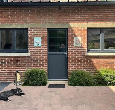 Voyage Colonial Climatise Chic דירה